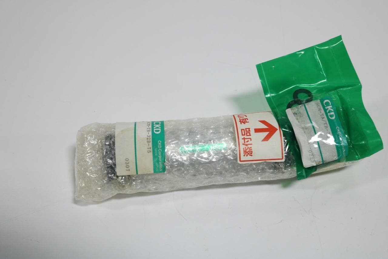 CKD SCM-TB-32B-75 Air Cylinder w/SCM-TA/TB- 32 Hardware