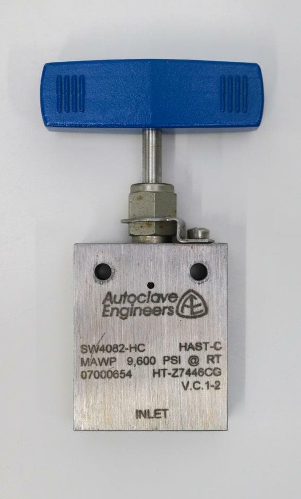 Autoclave Engineers SW4082-HC Two Way Angle Valve, Hastelloy C, MAWP 9600 PSI