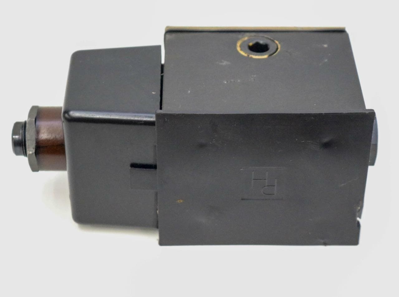 Parker D3W1BNYC14X4123 Directional Control Valve 5000 PSIMax, 120/60Hz-110/50Hz