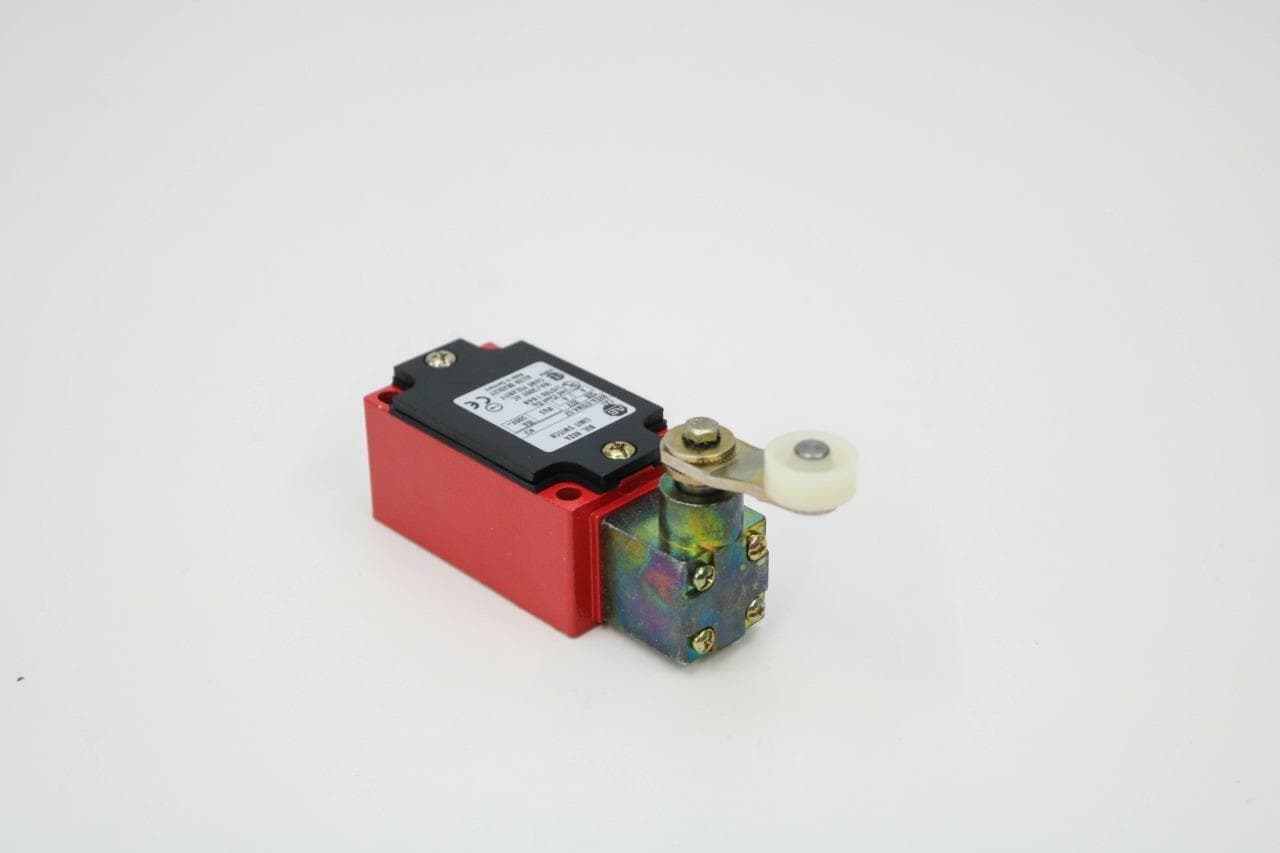 Allen-Bradley 802A-E12M4-S7 Limit Switch Ser A, Rev A