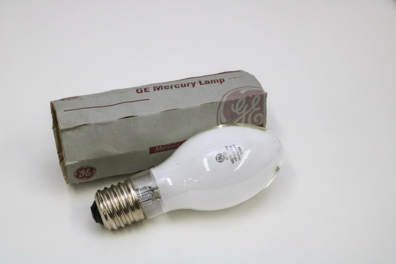 GE HR100/DX38 Lot of 4 Mercury Lamps, 100W