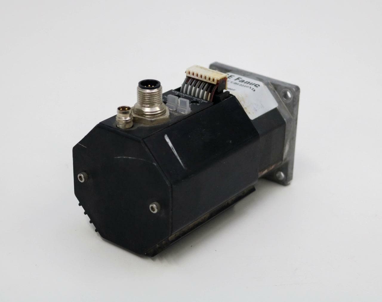 GE Fanuc IC800MCUB12210XD / 74506216/0009 Motor