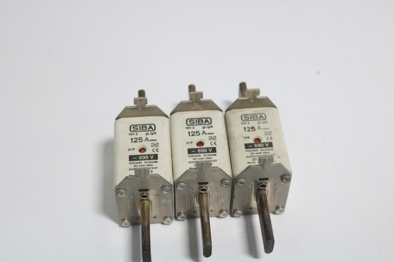 SIBA 2021213 Lot of 3 LV Fuse w/Knife Contacts, 690AC, 440VDC, 125A