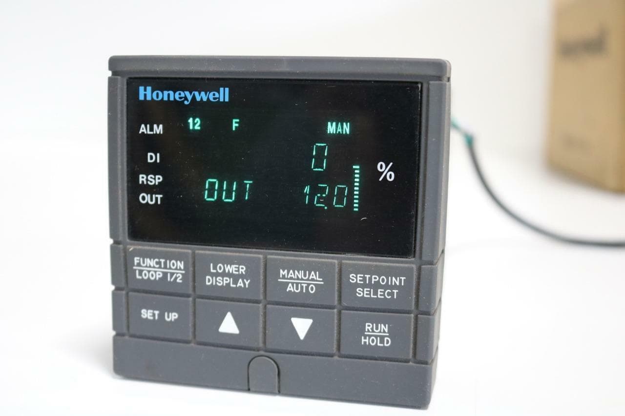 Honeywell DC330B-K0-200-21-000000-00-0 Universal Digital Controller UDC3300