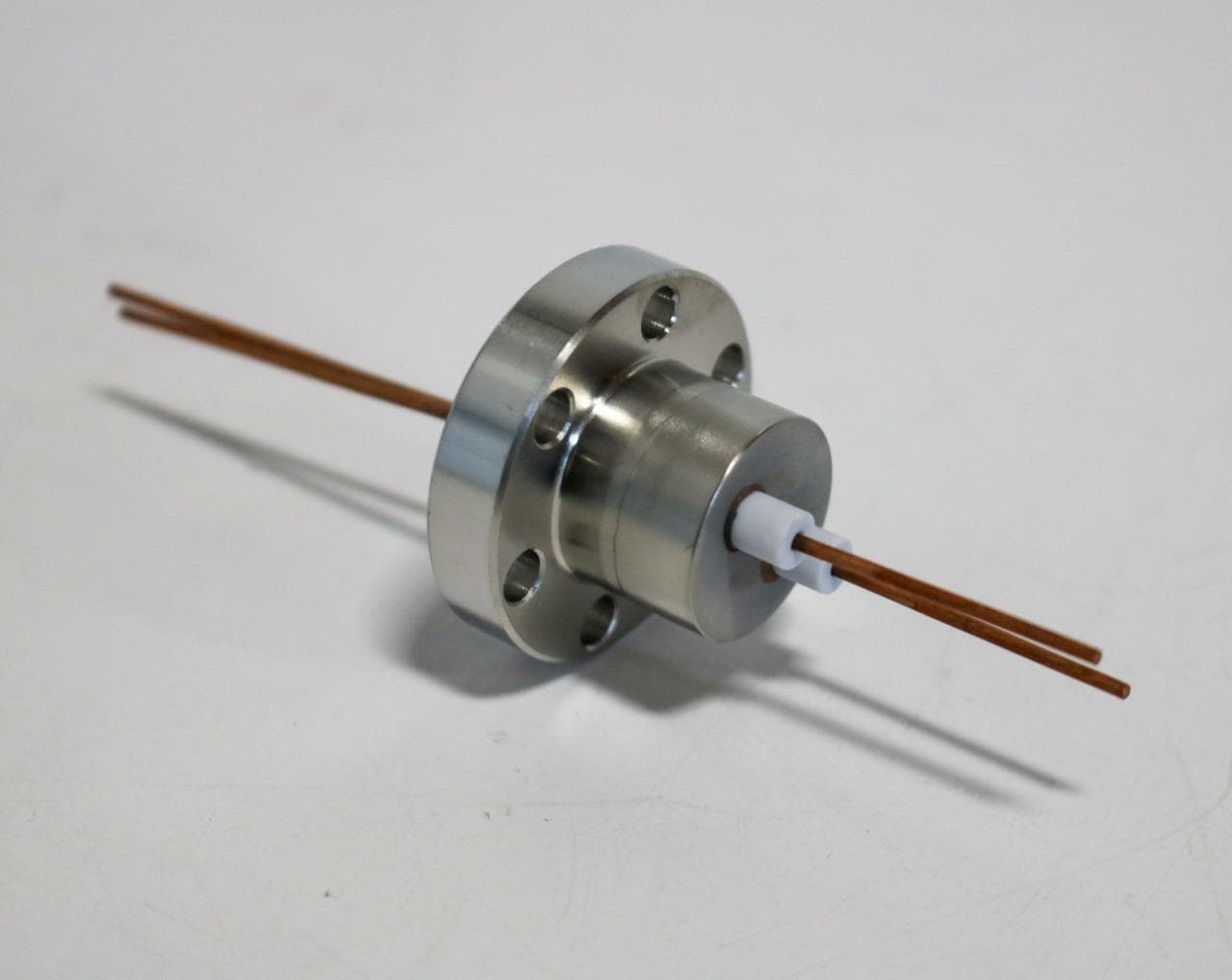 MDC , Insulated seal corp 8176-07-CF 1.33" CF 2 pin .5kV Vacuum Feedthrough