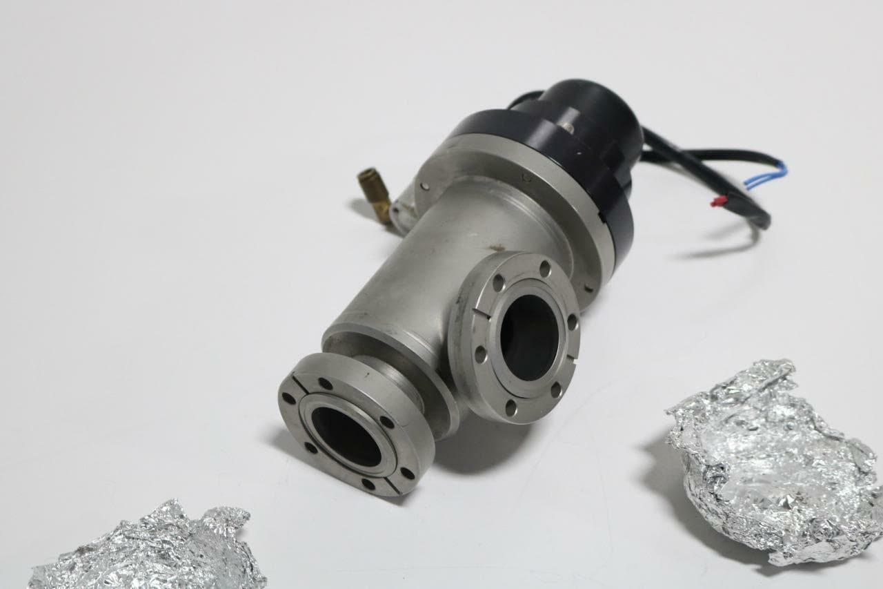 MKS/HPS 2.75" CF Right Angle Pneumatic Vacuum Valve, w/24VDC Solenoid & Limits