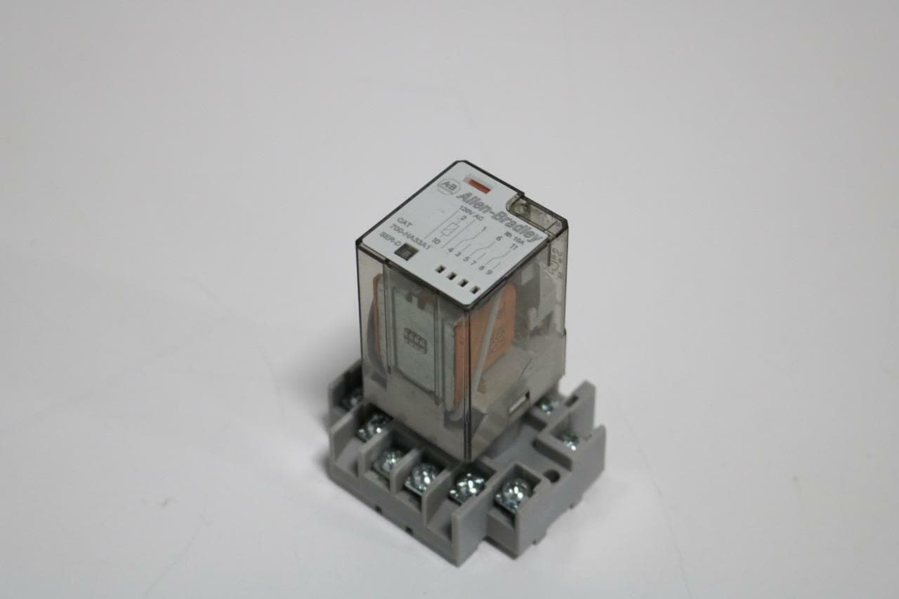 Allen-Bradley 700-HA33A1, 700-HN126 Ser A Allen Bradley Relay