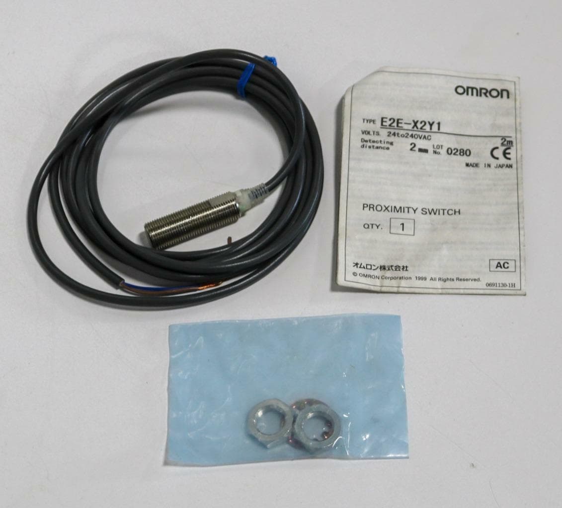 Omron E2E-X2Y1 Proximity Switch