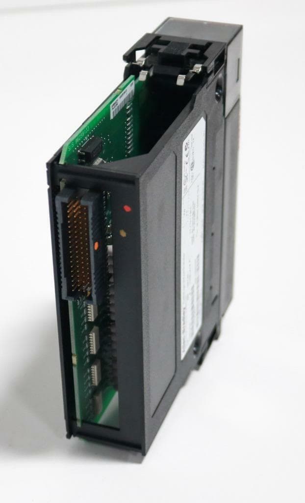 Allen-Bradley 1756-IA16 ControLogix 16 AC Input Module, Ser A, FW 3.3