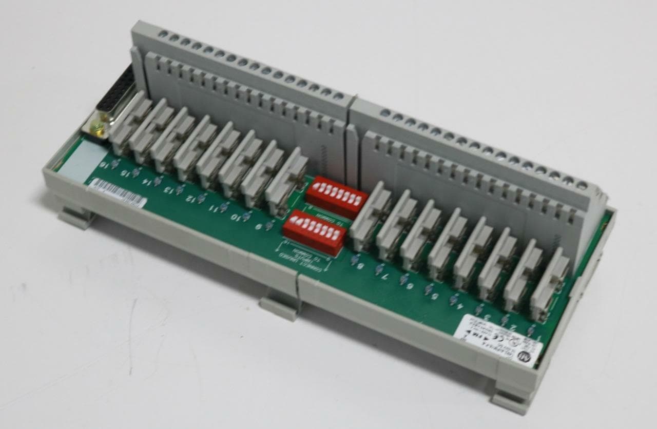 Allen-Bradley 1492-AIFM16-F-6 16 Channel Fusible Analog Interface
