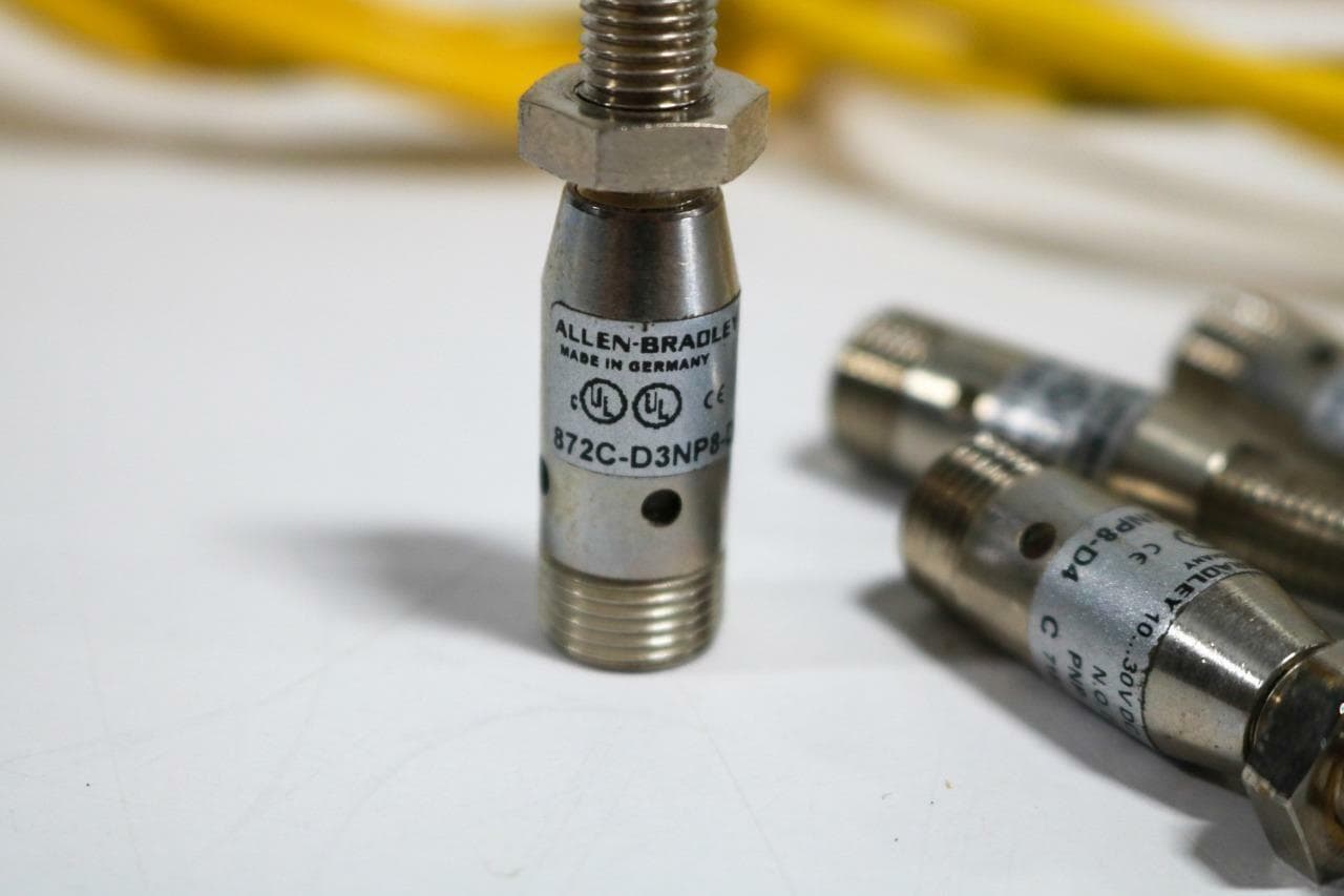 Allen-Bradley 872C-D3NP8-D4 Proximity Sensors w/ Woodhead 883031DD1M010 Cables