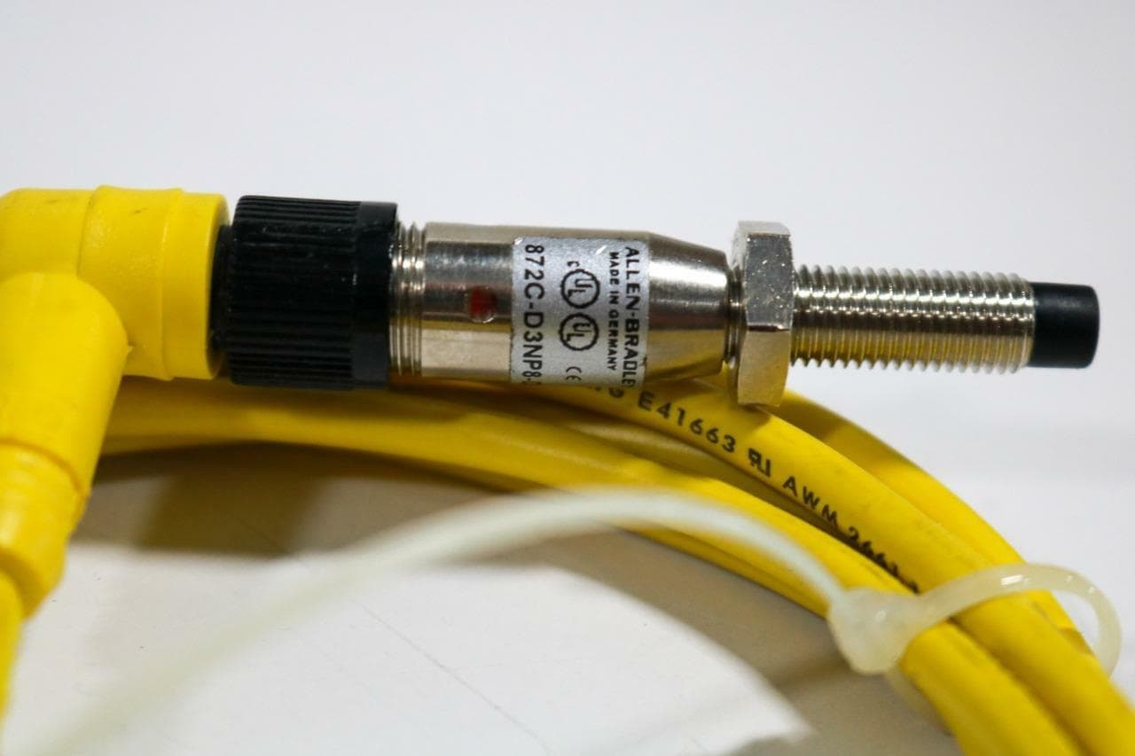 Allen-Bradley 872C-D3NP8-D4 Proximity Sensor w/ Woodhead 803001A09M020 Cable