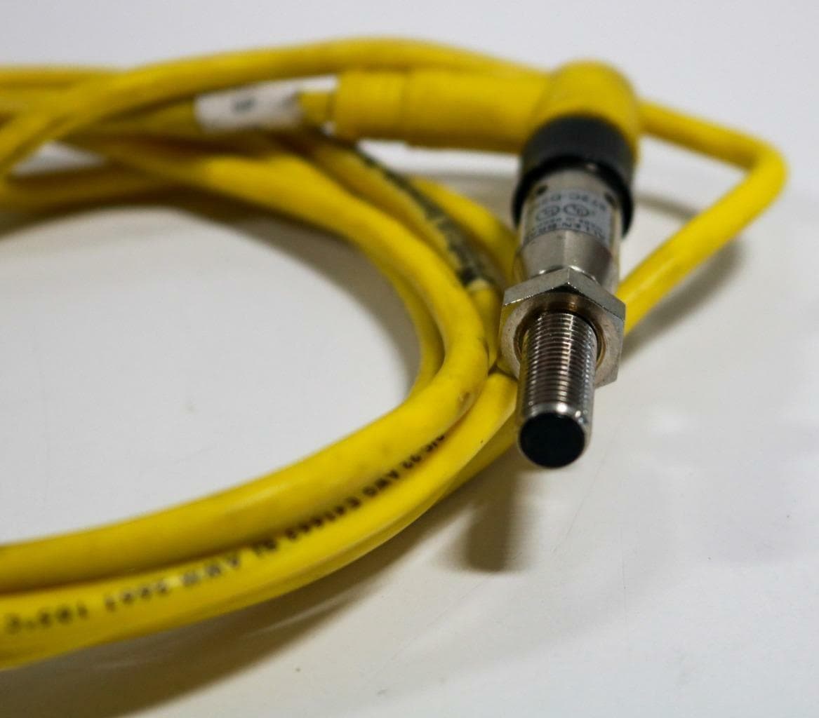 Allen-Bradley 872C-D2NP8-D4C Proximity Sensor w/ Woodhead 803001A09M020 Cable