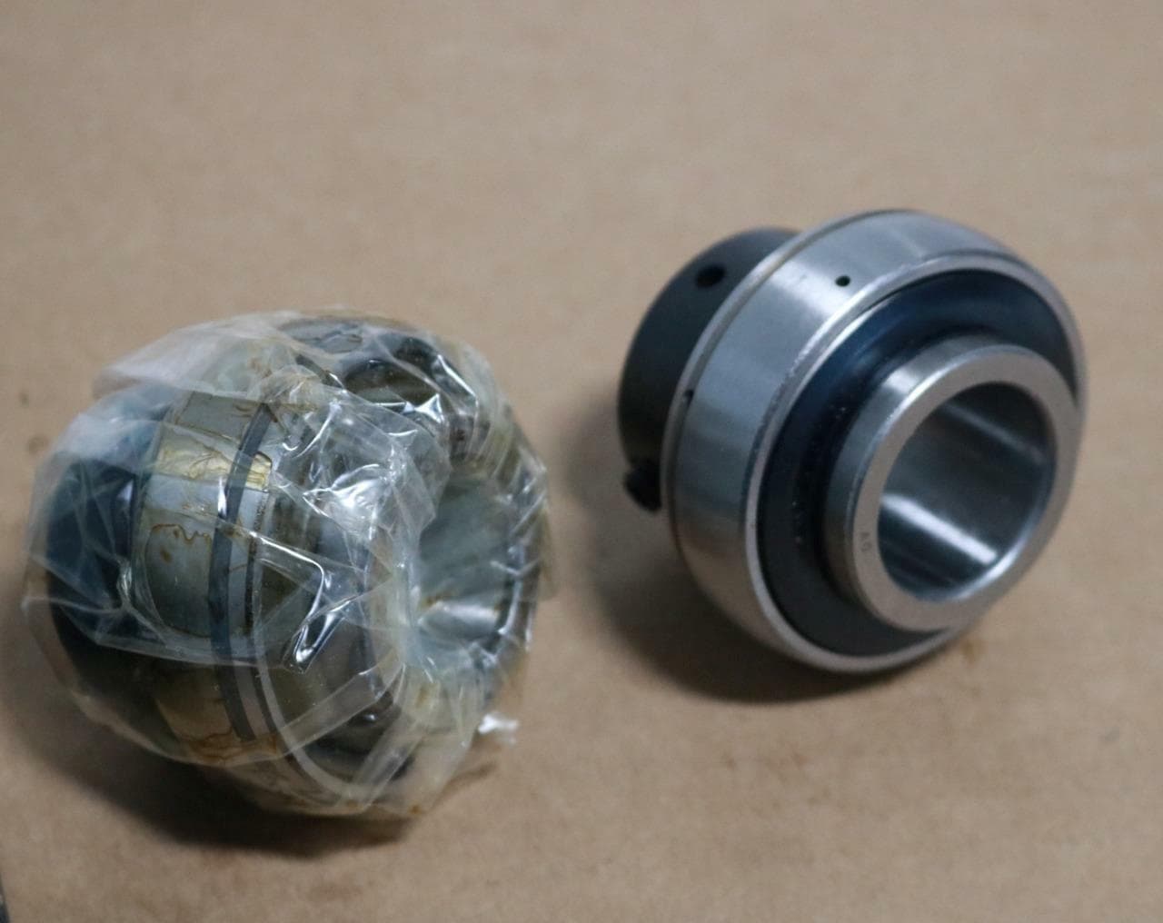 Federal Mogal WPS 102-GRC Lot of 2 Bearings w/Collar