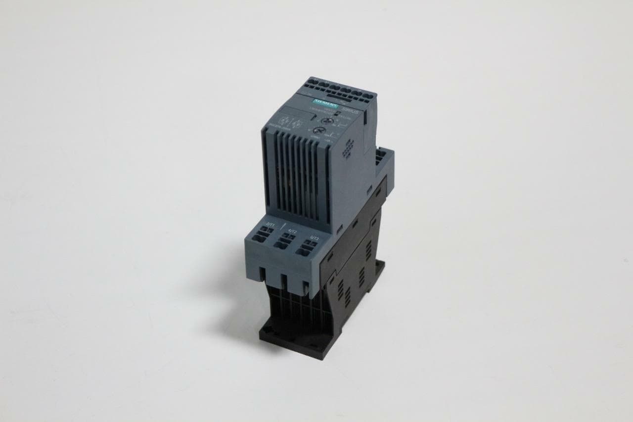 Siemens 3RW3014-2BB04 Motor Soft Starter 6.5A, 3PH, 200-480VAC, 24V Control