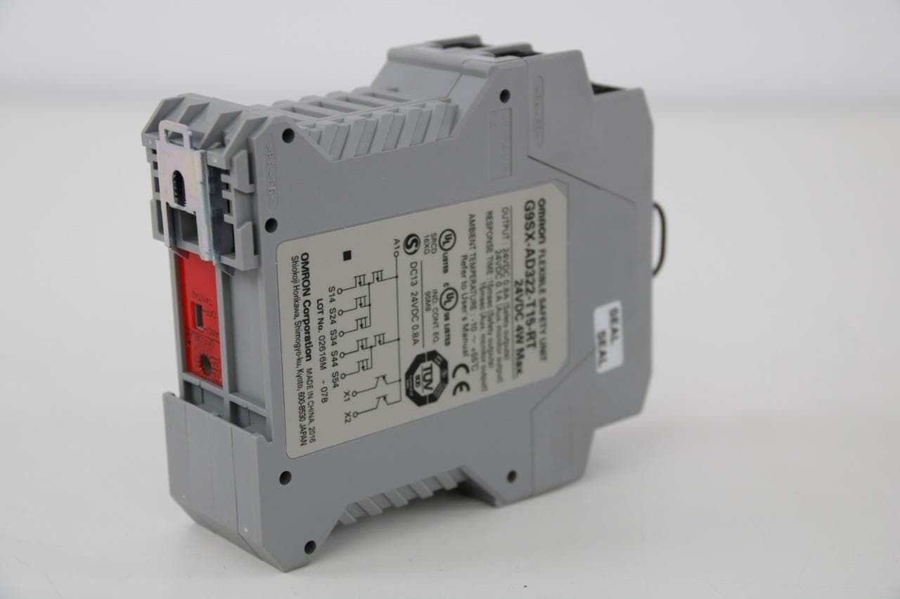 Omron G9SX-AD322-T15-RT Flexible Safety Unit