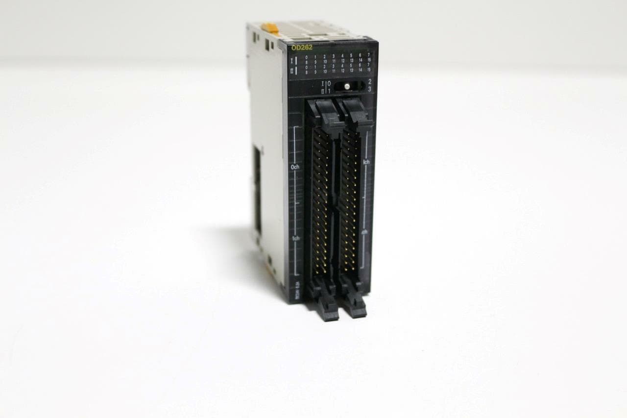 Omron CJ1W-OD262 Digital Output Unit