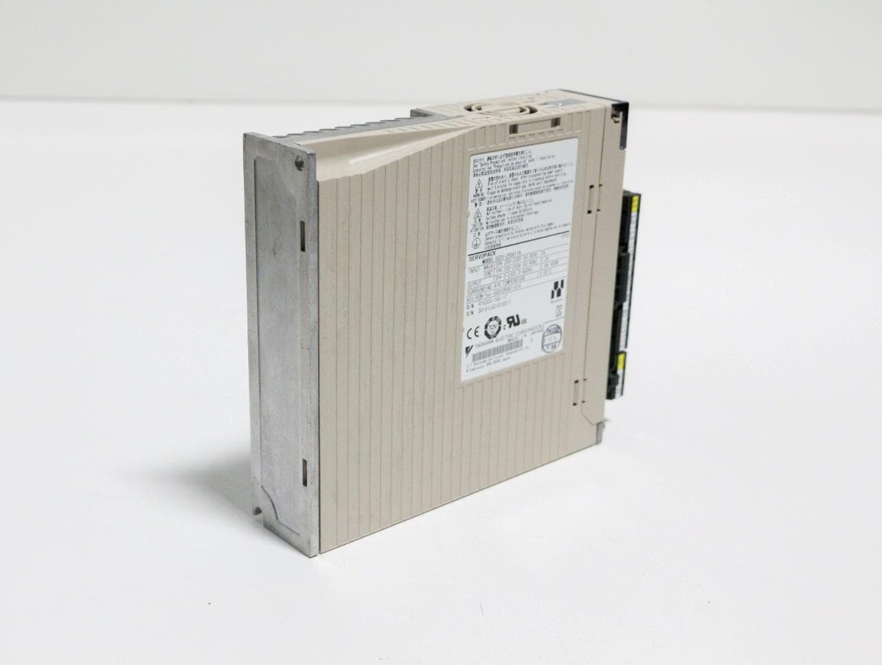 Yaskawa SGDV-2R8A11A Servopack AC Servo Drive