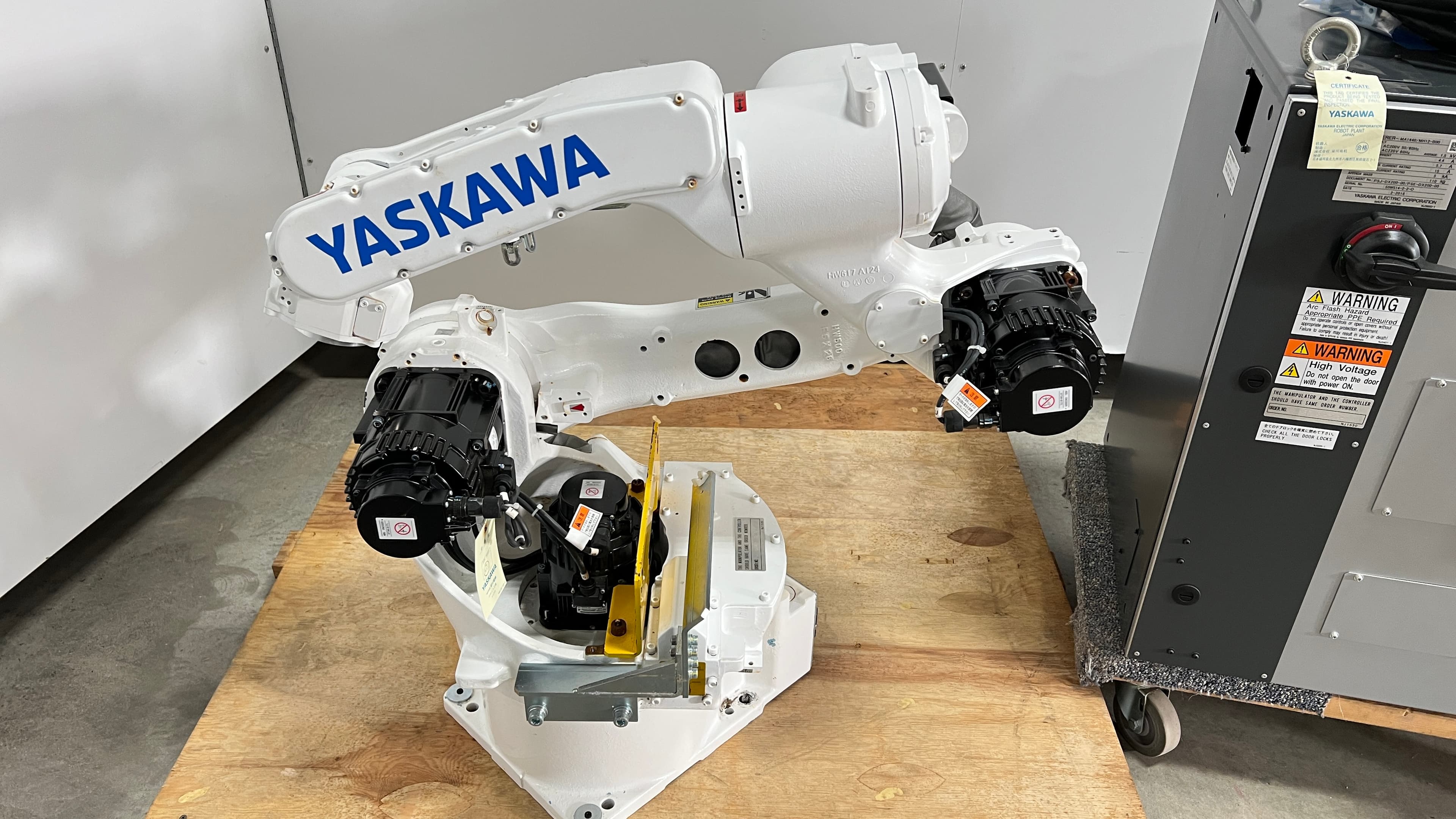 Yaskawa Motoman-MH12 MOTOMAN-MH12 Six-Axis Robot w/DX200 Robot Controller