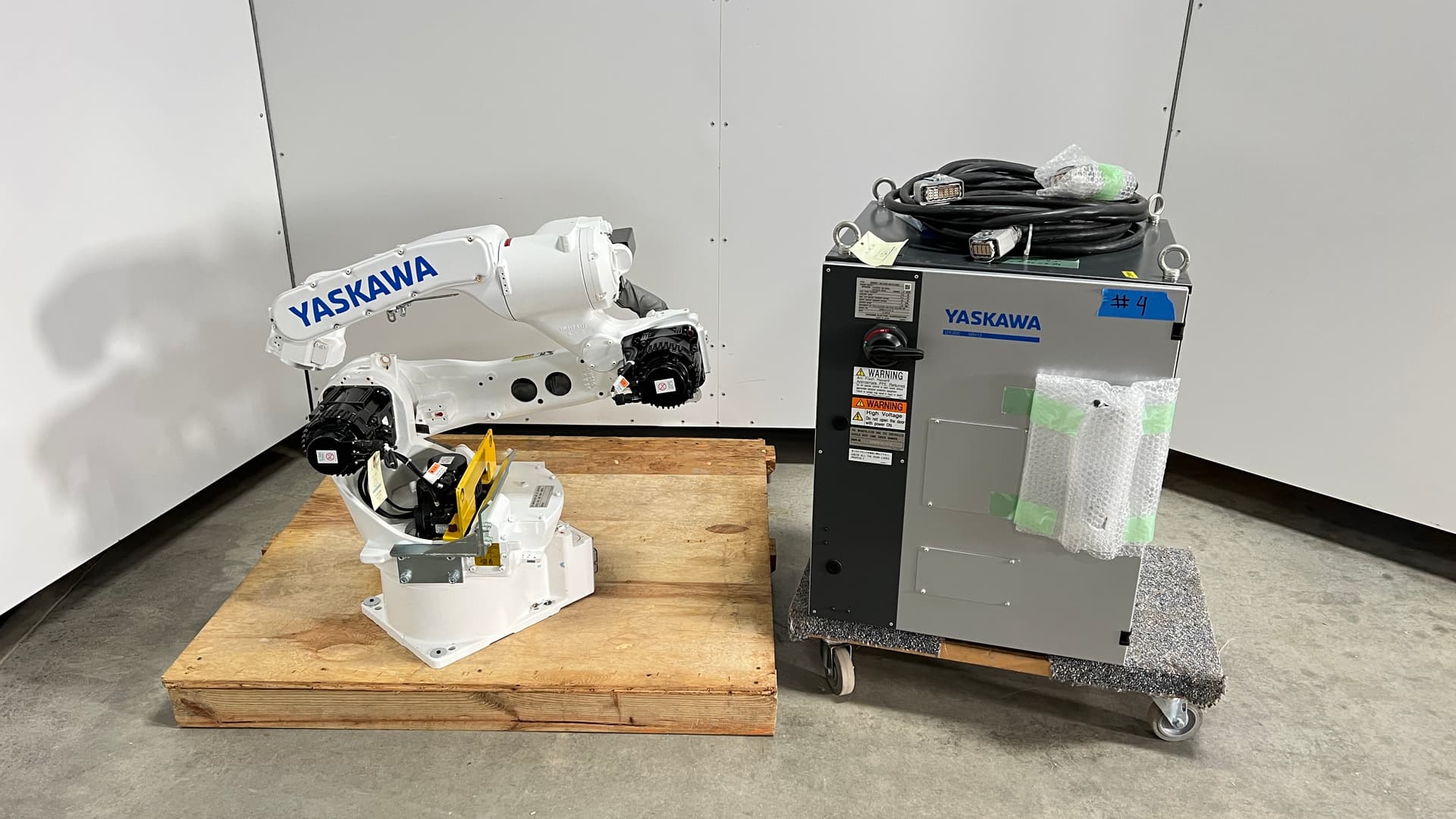 Yaskawa Motoman-MH12 MOTOMAN-MH12 Six-Axis Robot w/DX200 Robot Controller
