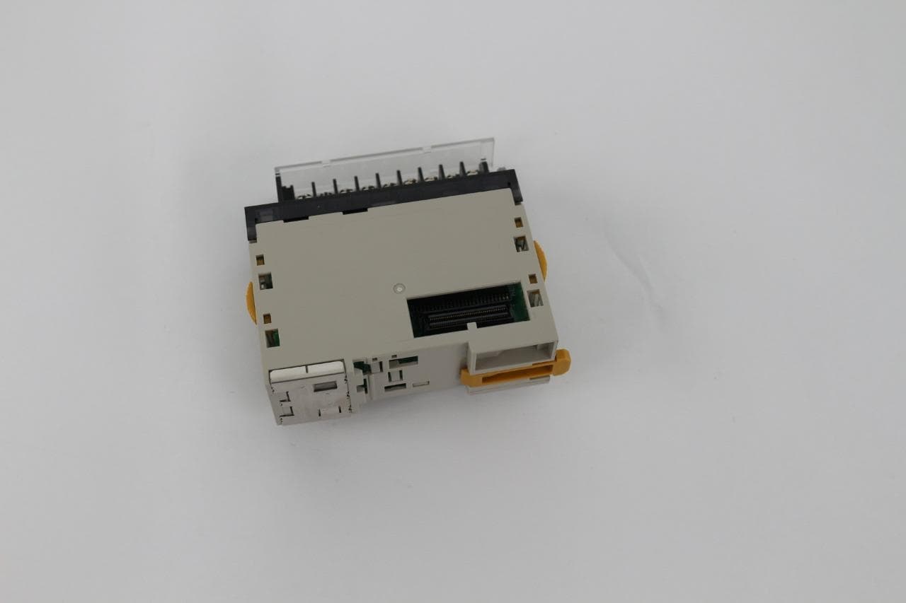 Omron CJ1W-OD211 Digital Output Unit, 16x Outputs, NPN, 0.5A, 12-24VDC