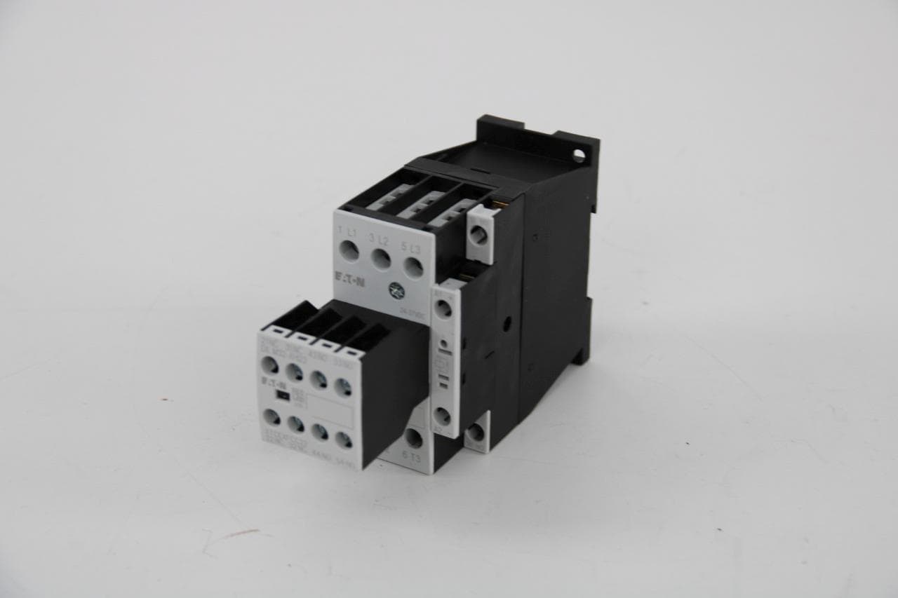 Eaton DILM25-10 XTCE025C10 Contactor w/ DILM32-XHI22 Aux Contact