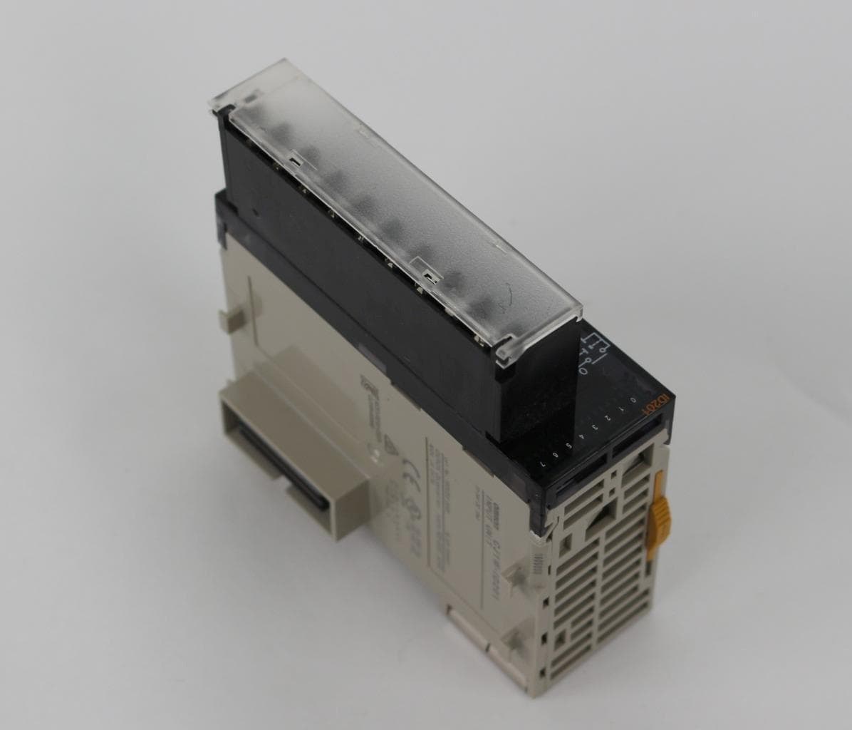 Omron CJ1W-ID201 Digital Input Unit, 8 x 24 VDC, Independent Inputs