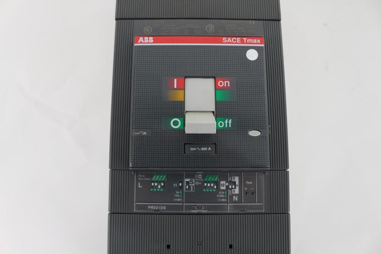 ABB SACE T5N600BW Tmax Thermal Magnetic Circuit Breaker 600A, 3P, 600V