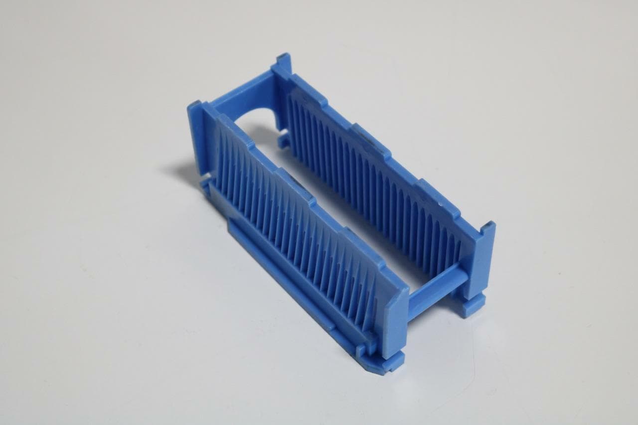 ePAK ePB-2/50-25 25 Slot 2" Wafer Carrier Blue