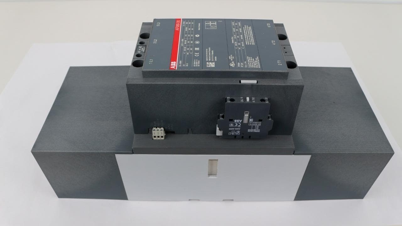 ABB AF580-30 Contactor, 800Amp, 200-600 VAC,40-130V, 50/60Hz, DC Coil