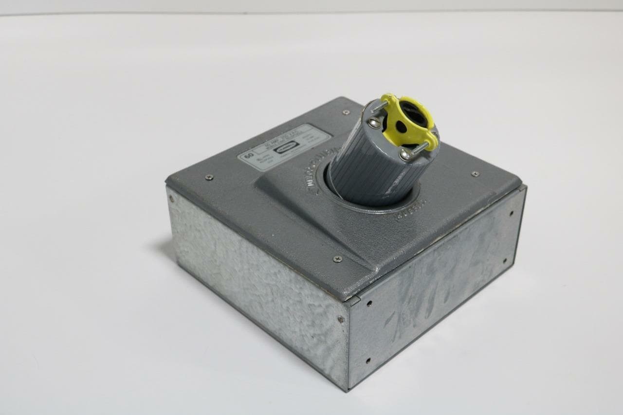 Hubbell Mobile X-Ray, Hospital 60 Amp. 250 V.A.C. Plug and Receptacle