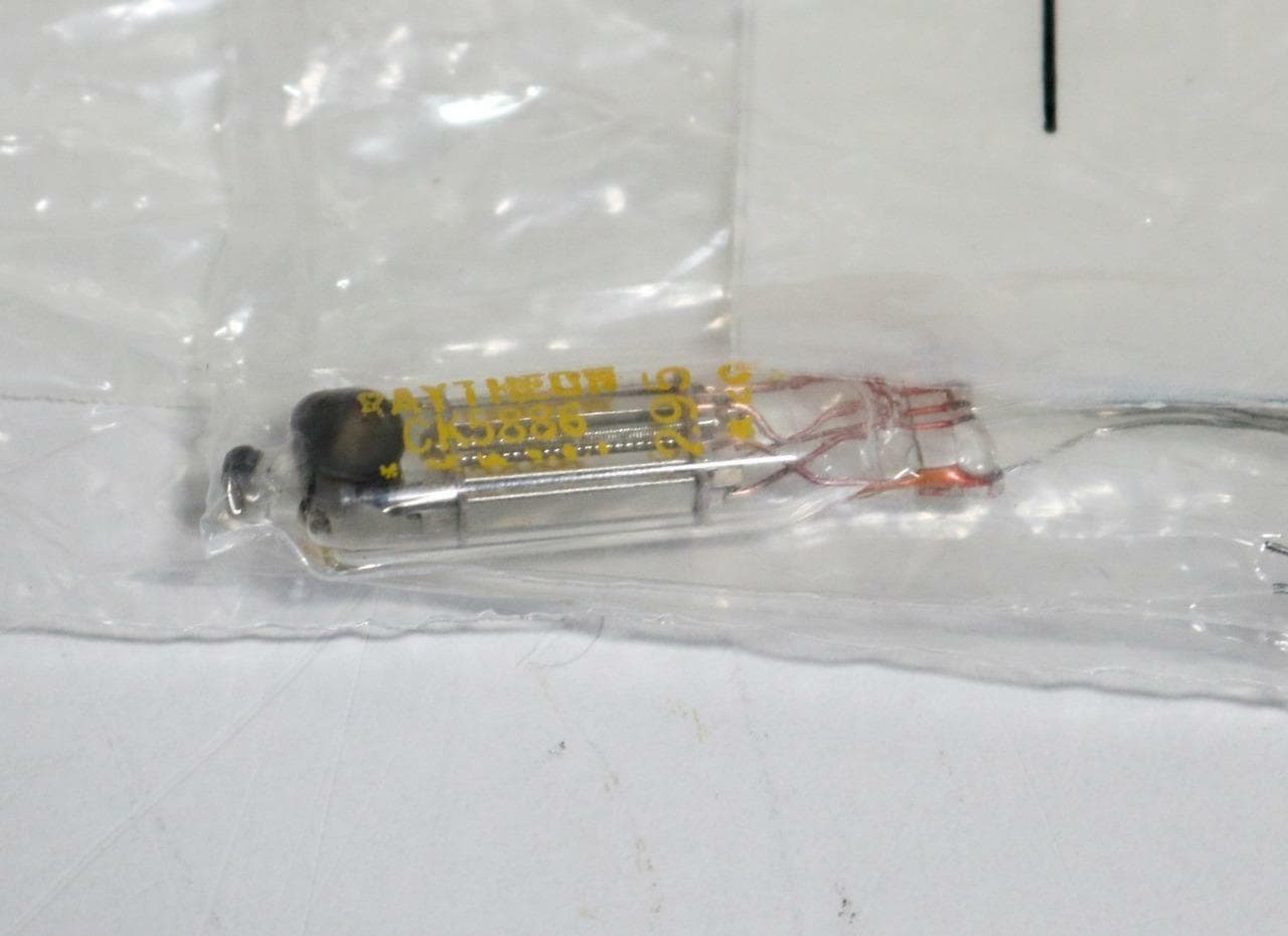 Raytheon CK5886 Electron Vacuum Tube