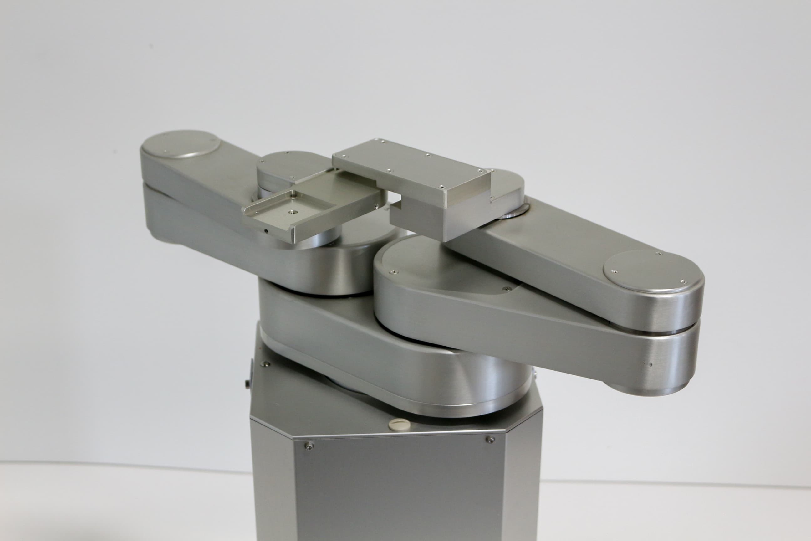 Hirata AR-W180CL-4-T-330-M Twin Arm Atmospheric Robot