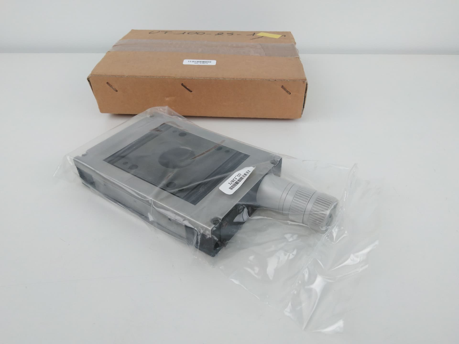 Newport Micro UT100-25-1UM Linear Translation Stage