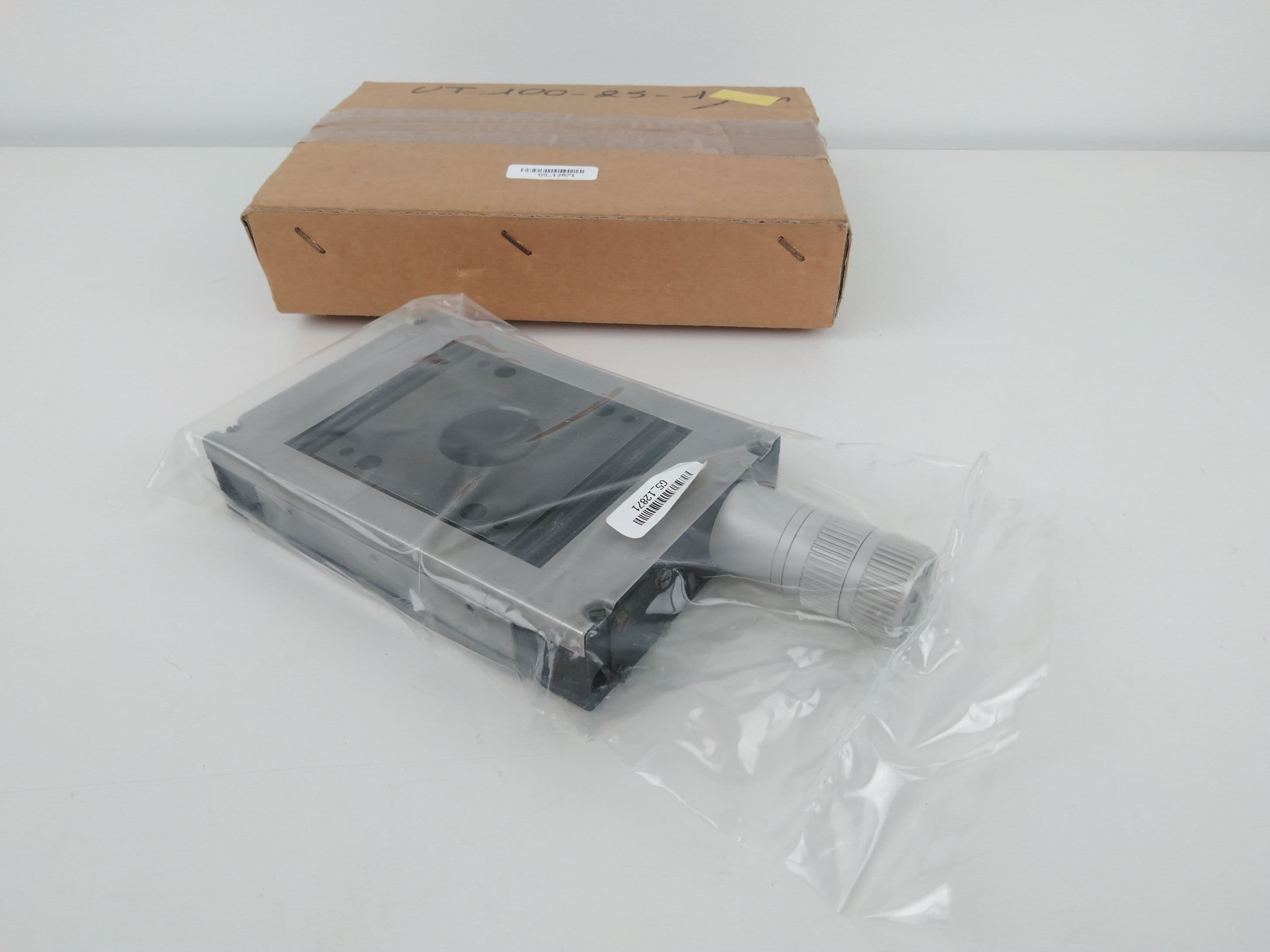 Newport Micro UT100-25-1UM Linear Translation Stage