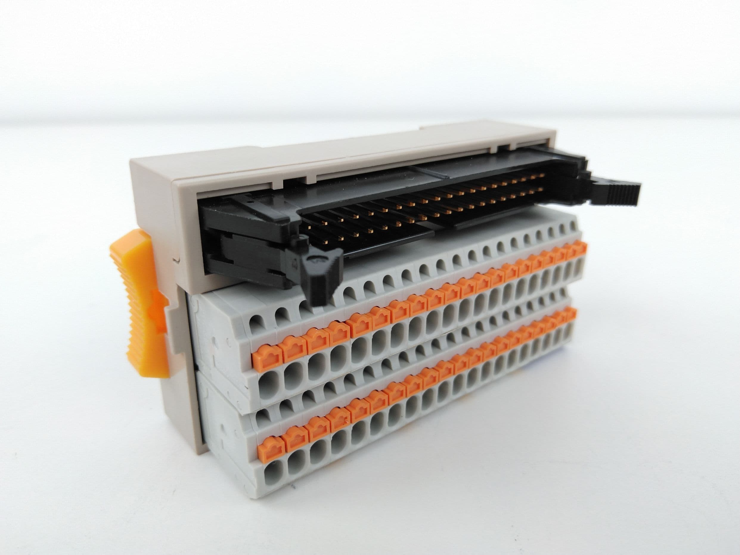 Toyogiken Co., LTD. PCXV-1H40-TB40-O1 Vertical Type Spring-Lock Terminal Block