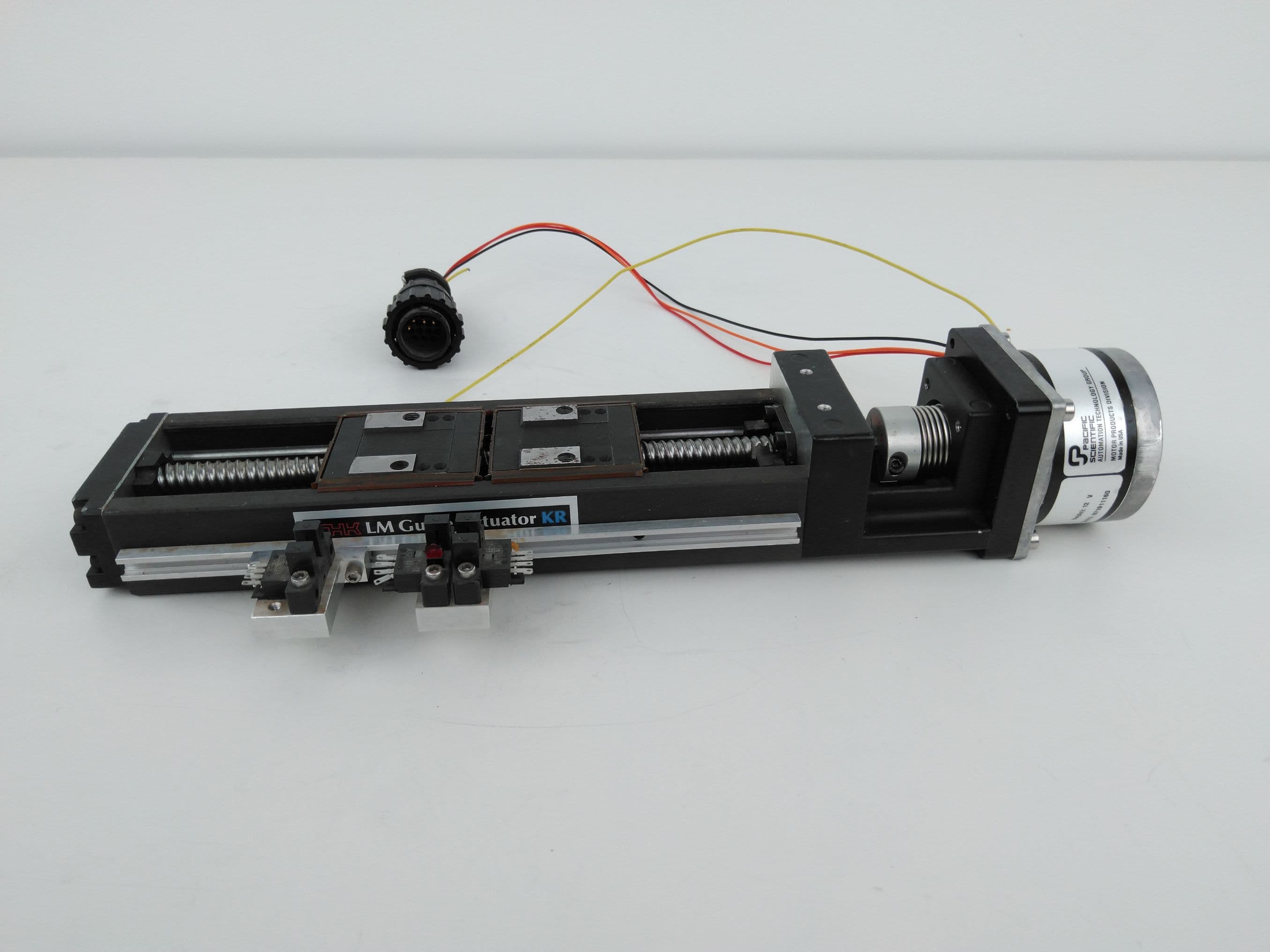 THK THKKR33 HHNRHT-LNN-NS-00 LM Guide Actuator w/ Pacific Scientific Step Motor