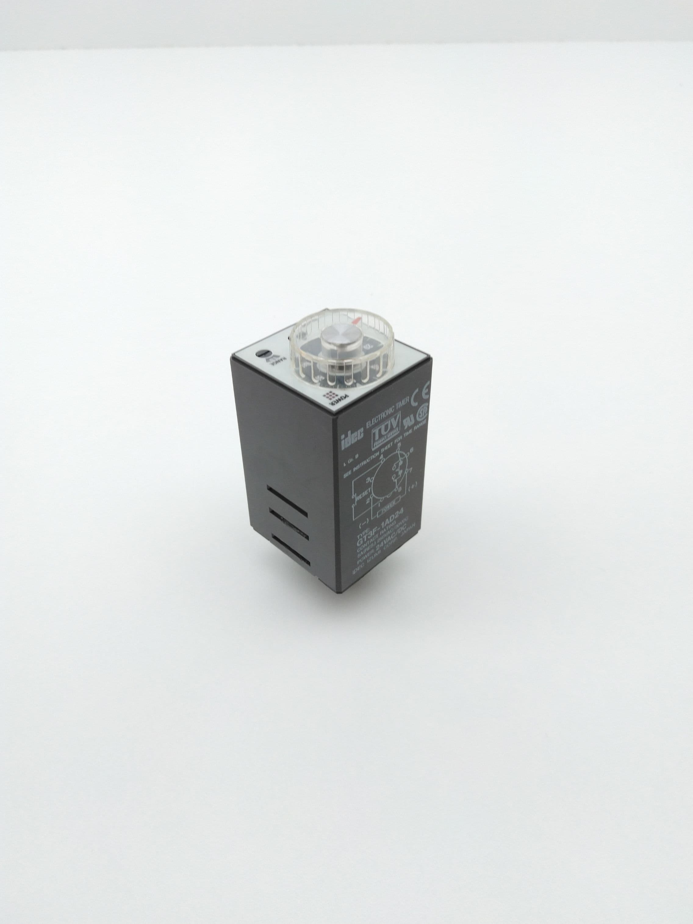 Idec GT3F-1AS24 Timer Relay