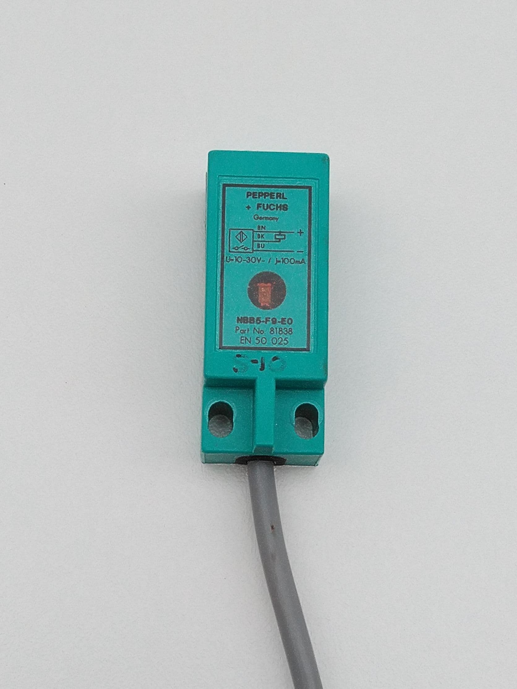 Pepperl+Fuchs NBB5-F9-E0, Part No. 81838 Inductive Proximity Sensor