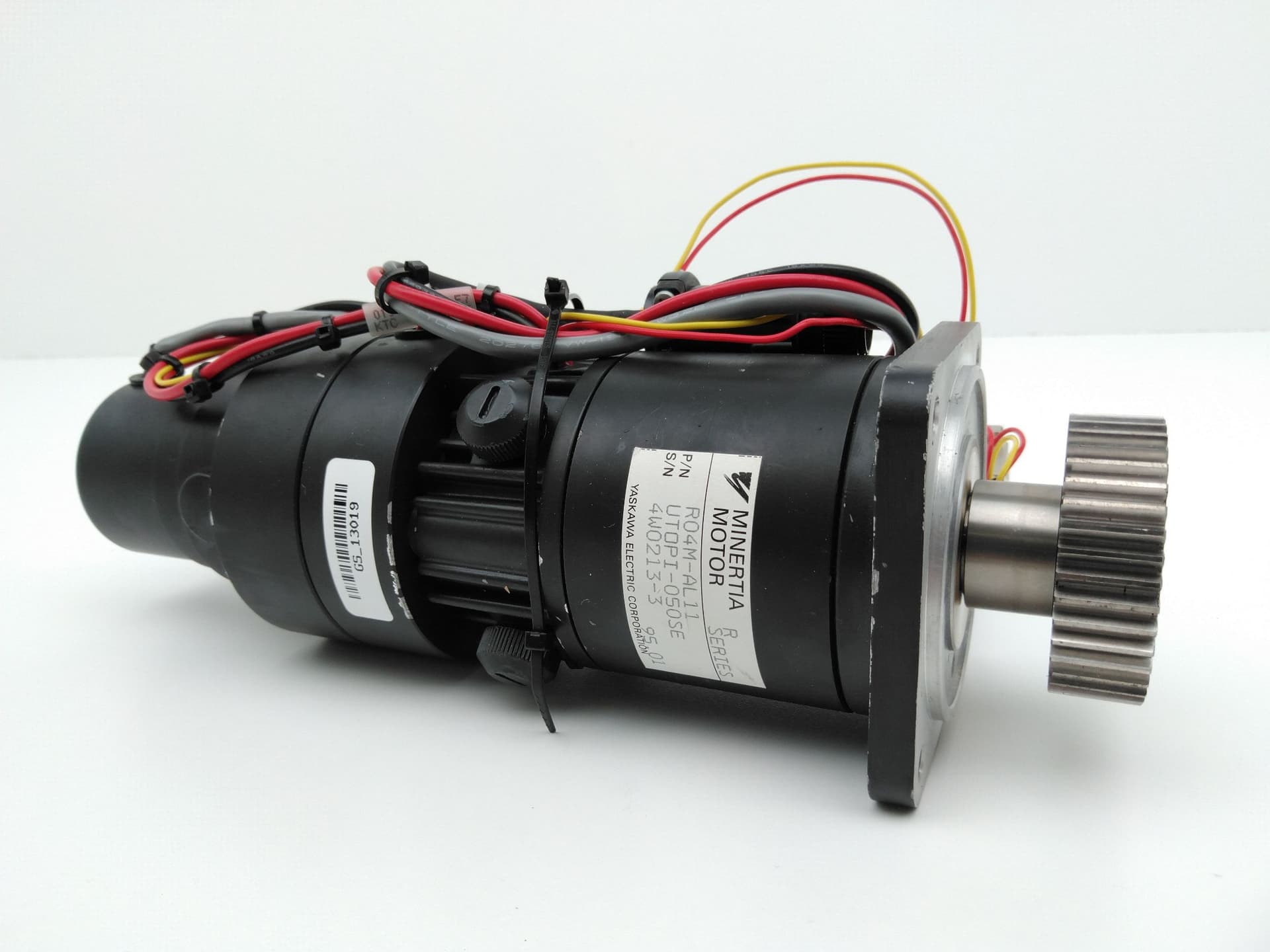 Yaskawa Minertia Motor UT0PI-050SE, R04M-AL11 Servo Motor