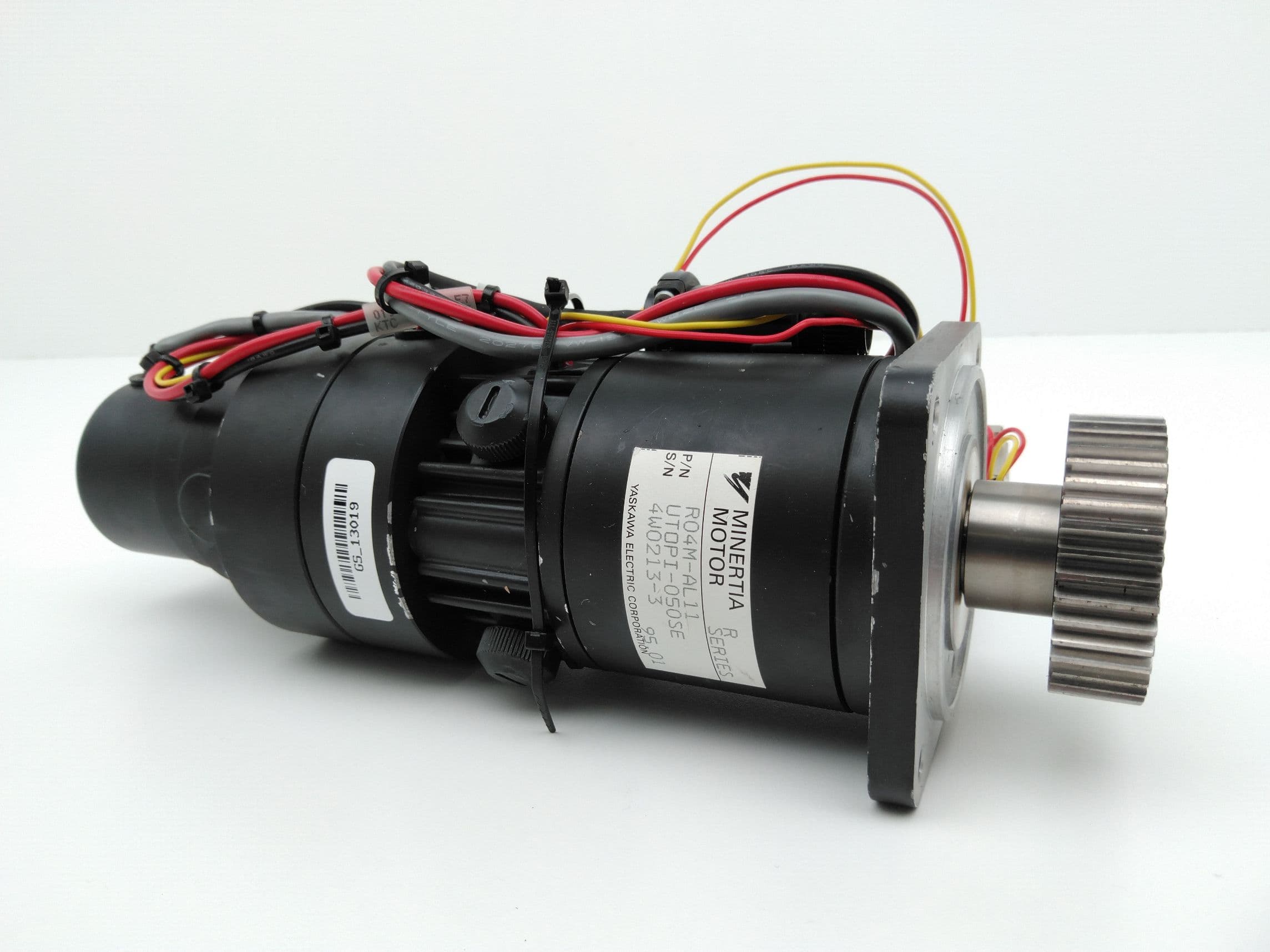 Yaskawa Minertia Motor UT0PI-050SE, R04M-AL11 Servo Motor