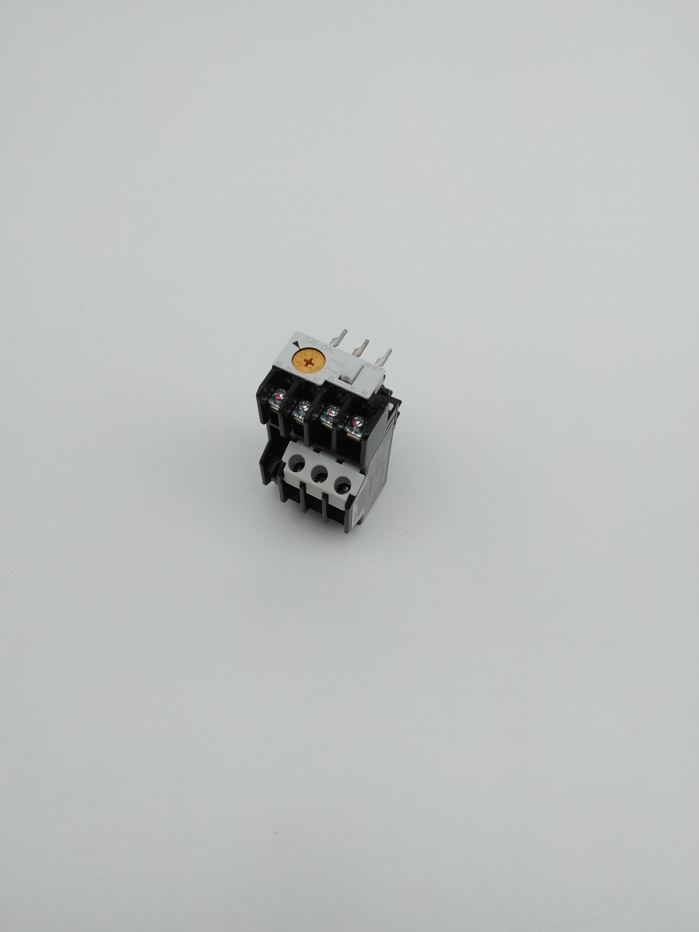 Fuji Electric TR13N / TR-0N Overload Protection Relay, 2.2-3.4 Amp