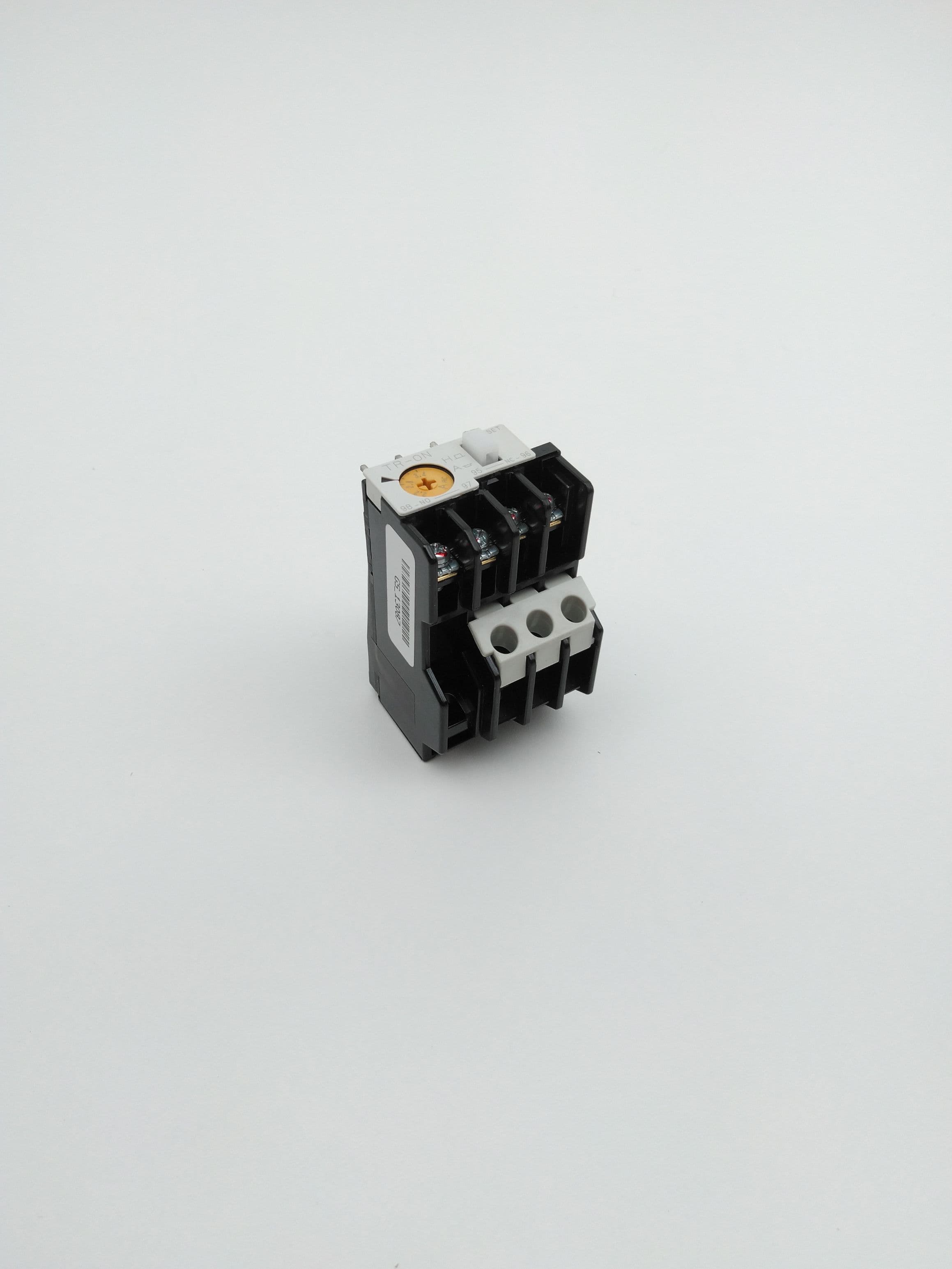 Fuji Electric TR13N / TR-0N Overload Protection Relay, 2.2-3.4 Amp