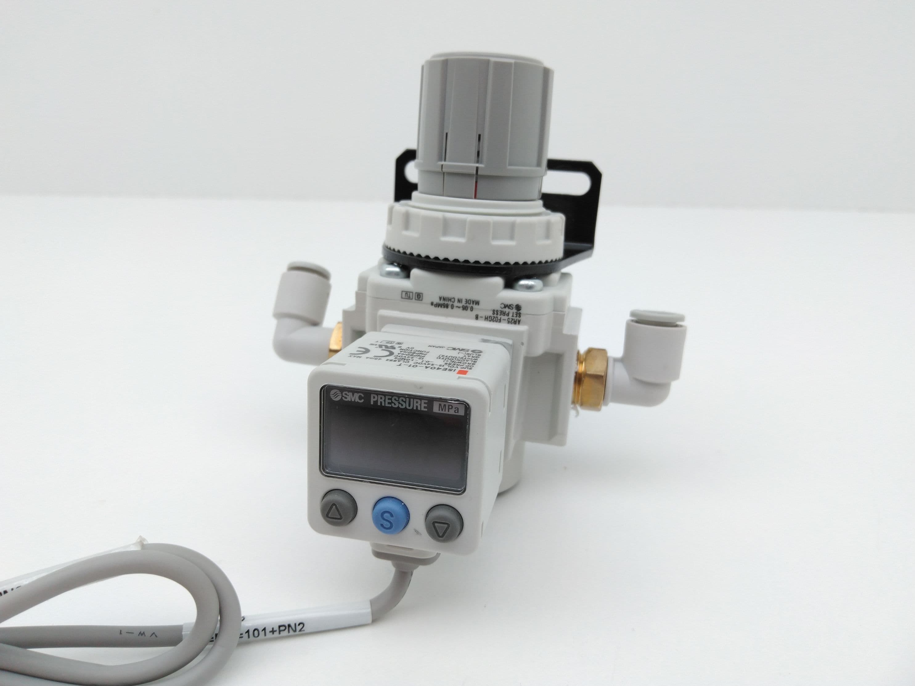 SMC ISE40A-01-T, AR25-F02GH-B Pressure Switch w/ Regulator AR MASS PRO