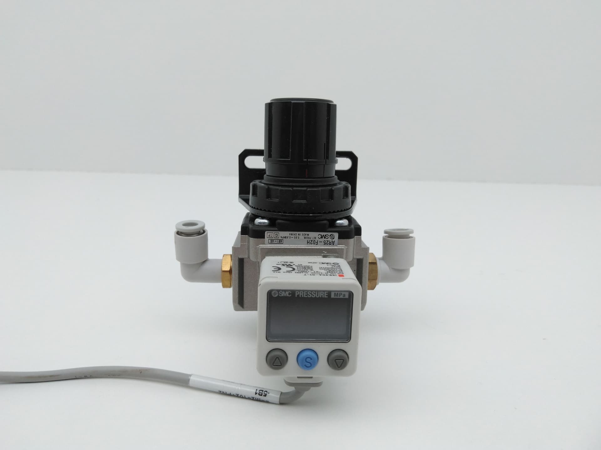 SMC ISE40A-01-T, AR25-F02H Pressure Switch w/ Regulator, Modular, AR MASS PRO