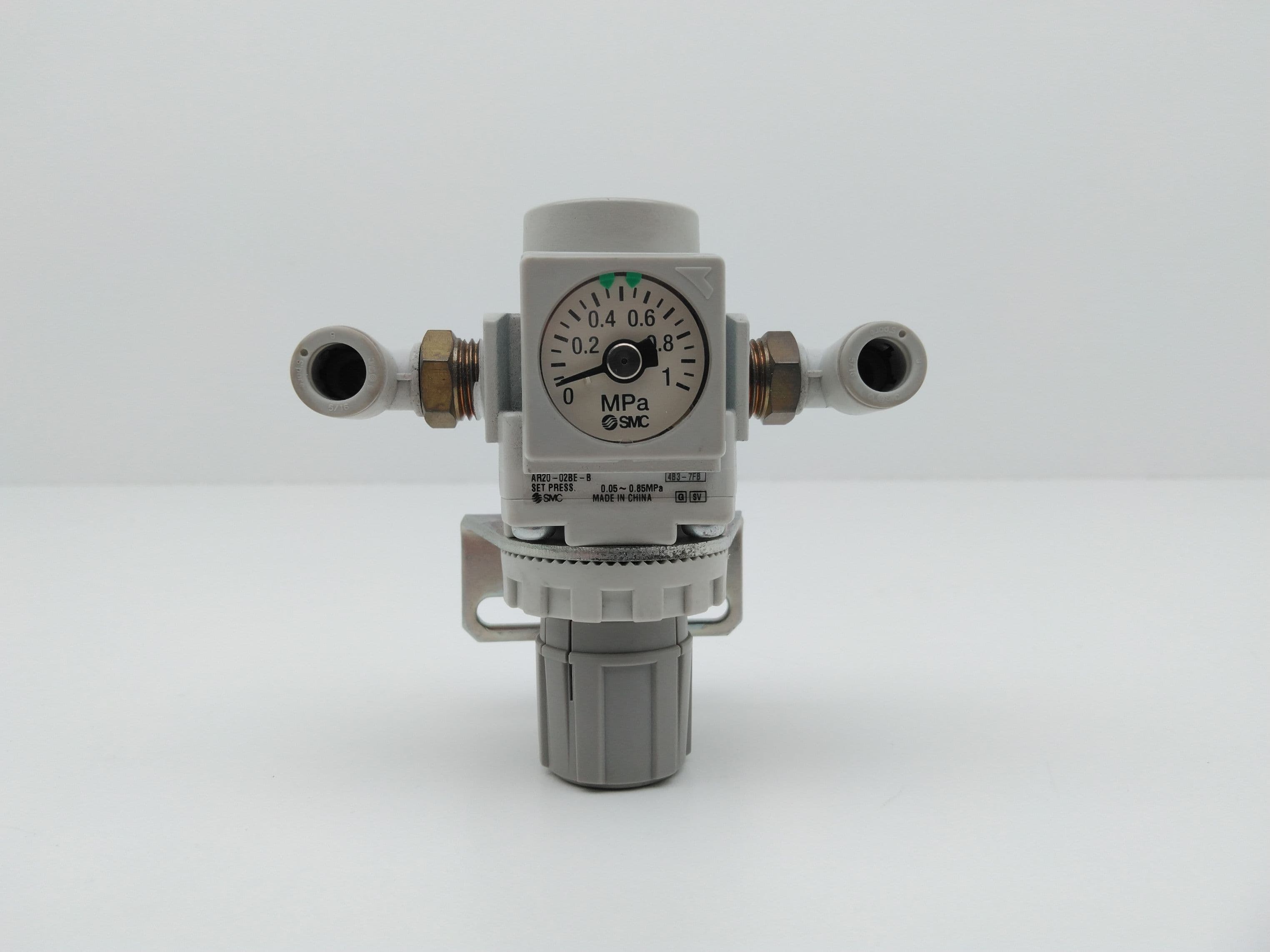 SMC AR20-02BE-B Air Pressure Regulator, 0.05~0.85MPa, 1/4”