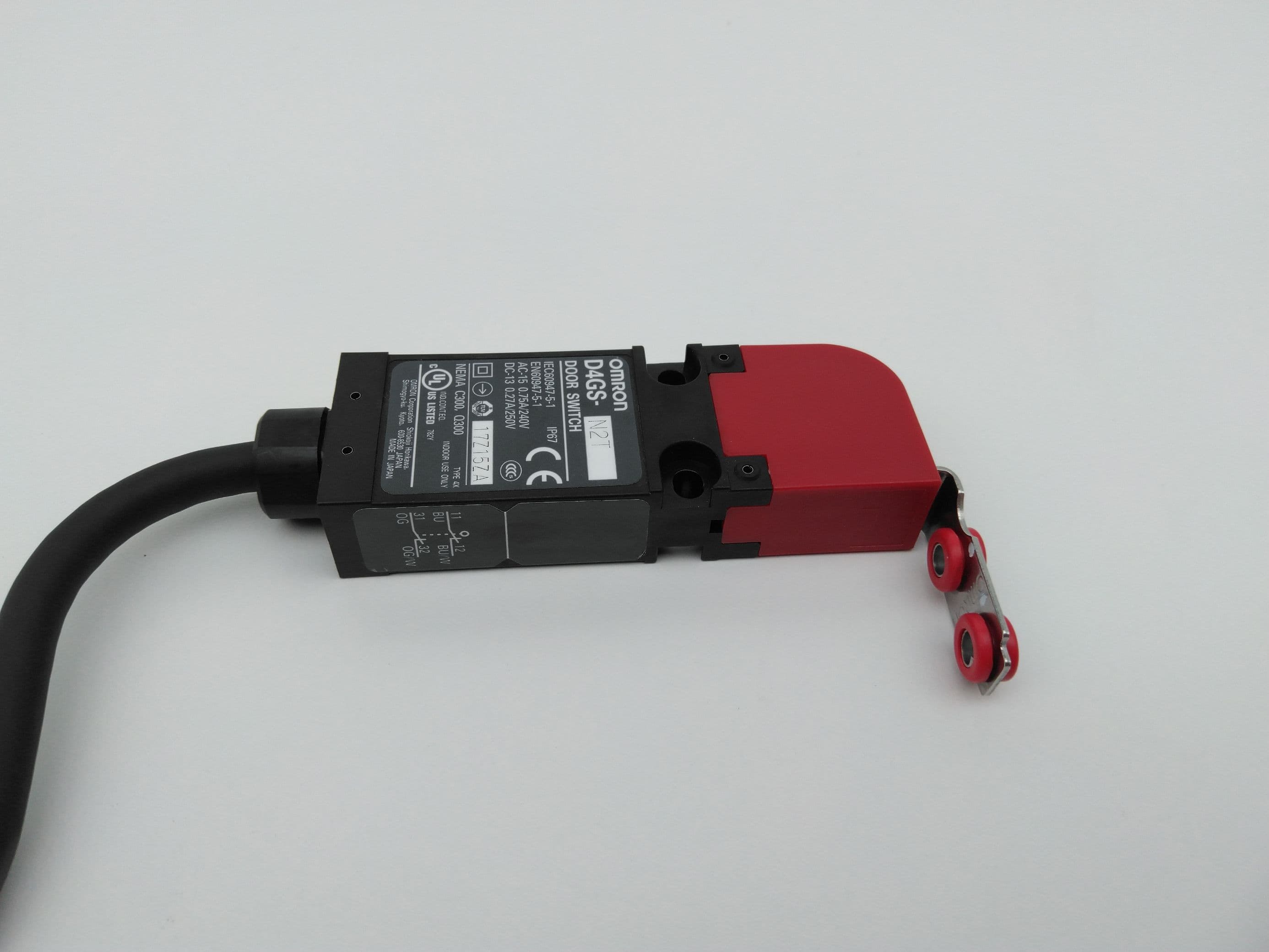 Omron D4GS-N2T Slim Safety Door Switch IP67 Rating w/ 10" Cable