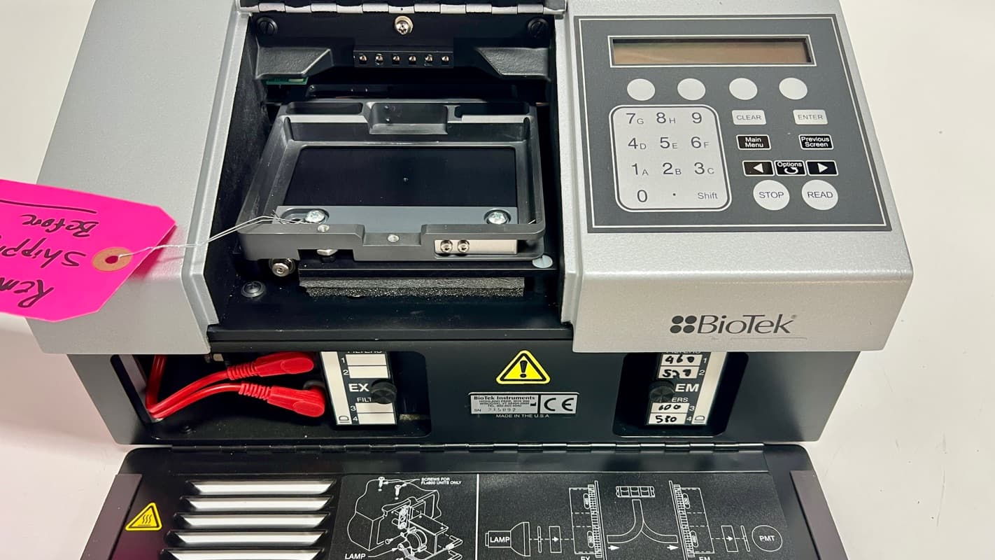 Bio Tek FLx800TBI Fluorescence Microplate Reader with Test Plate
