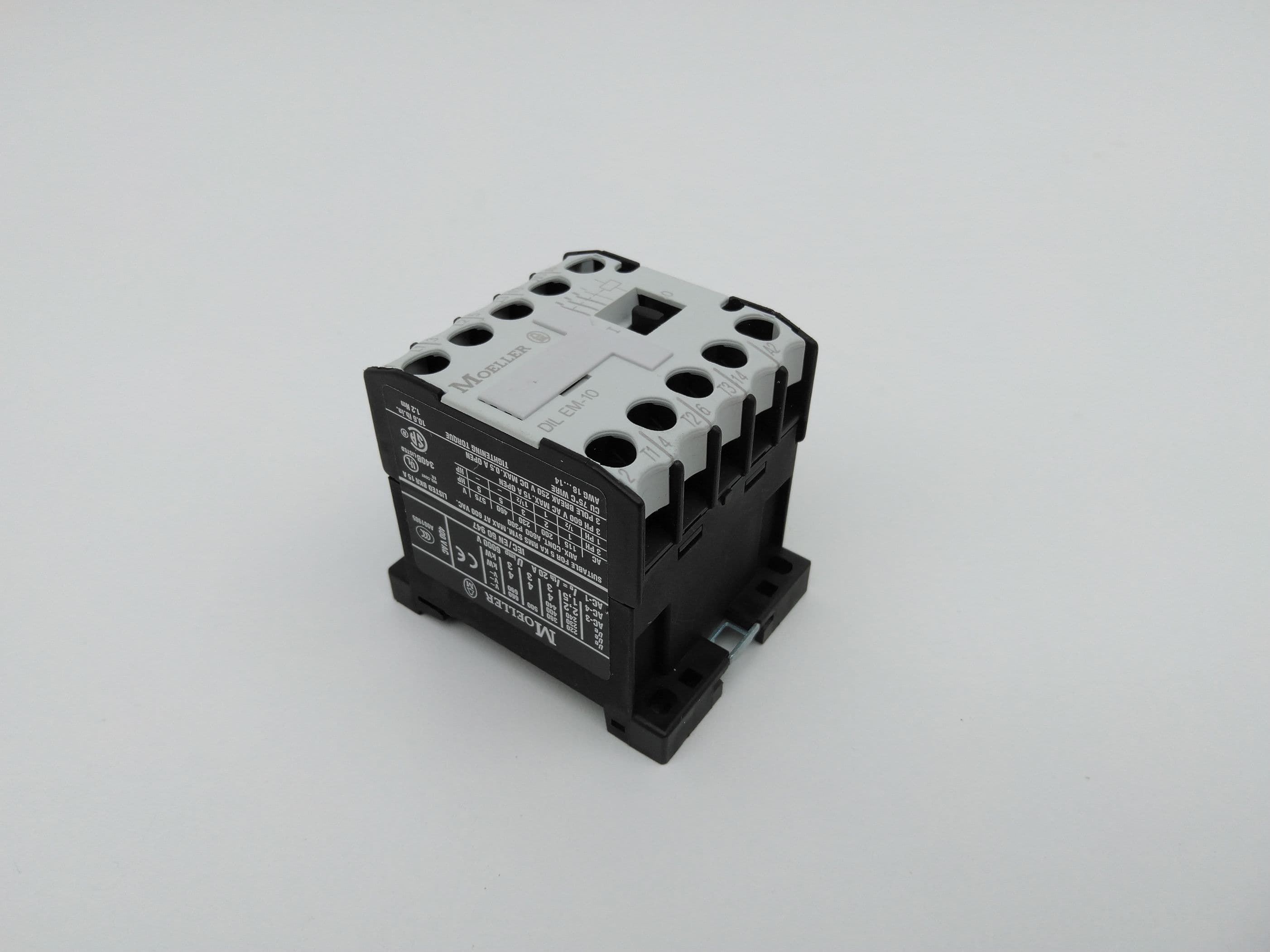 Moeller DIL EM-10 IEC Contactor w 230-240VAC coil