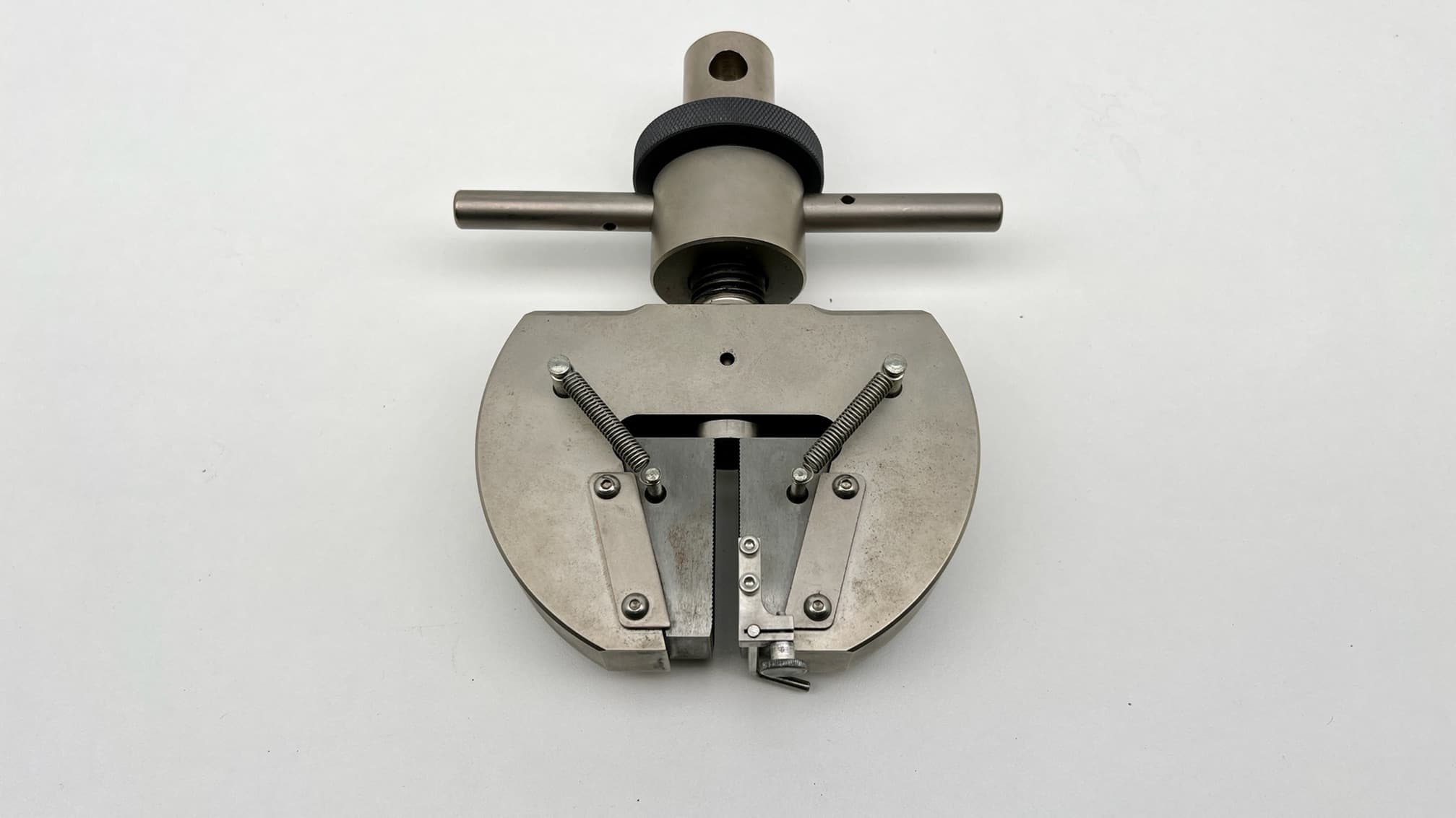 Instron 2716-010 Manual Wedge Action Grip, 1125 lbf.